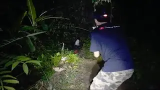 Cari Bakul Tempe ketemu cewe mandi mlm2 bikin merinding