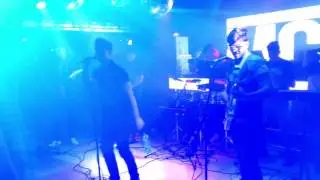 Andas en mi Cabeza (En Vivo) - MCK Cumbia