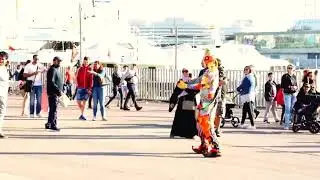 Arab Man took Karcocha Money ! So FUNNY - رد فعل كاركوشا لما رجل عربي خد فلوسه