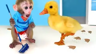 Monkey Baby Bon Bon Takes a Bath with Duckling in the Bathtub and Eats Ice Cream So Yummy