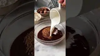 *YUMMIEST* COOKER BROWNIE RECIPE #shorts