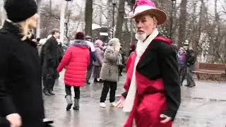 Танцы! Надо же