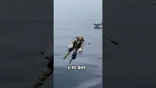 Militares usan traje volador contra piratas