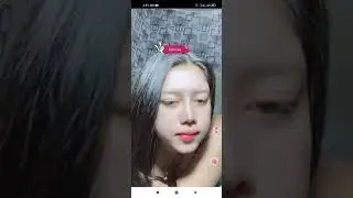 Cewek cantik pamer dada semok