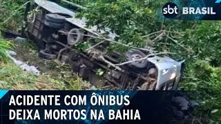 4 passageiros morrem após ônibus cair em ribanceira na Bahia | SBT Brasil (02/09/24)