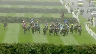 The WORLD's most famous race over jumps - PINEAU DE RE wins the 2014 Grand National