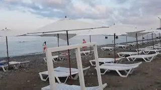 Розовые облака и шум моря в 6 утра. Пляжи 