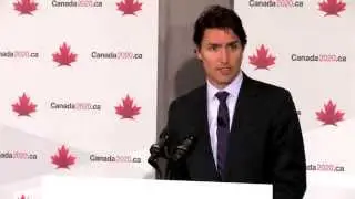 Justin Trudeau berates Harper over ISIL mission