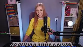 Пою свои песни и каверы под пианино. 