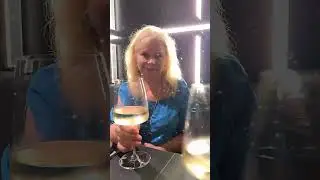 Всем всего хорошего. Поздравляю с Рождеством и Новым годом Встретимся ли вновь, кто знает.