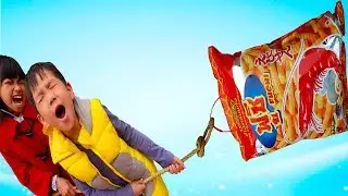 Trò chơi đi bắt Snack Bim bim khổng lồ Fuchi Prawn Crackers ❤ BiBoBen ❤
