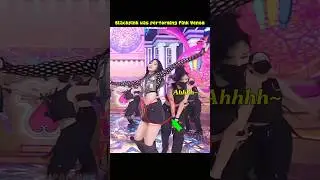 The female dancer accidentally bumped into Lisa!! 😱😱 