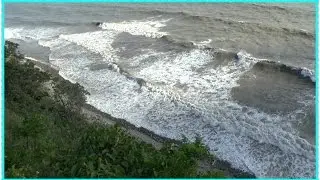 ПЕНА КАК В ДЖАКУЗИ - ШТОРМ ВОЛНЫ КРИНИЦА ЧЕРНОЕ МОРЕ 2016 SEA WAVES RUSSIA