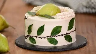 Шоколадный торт с грушами