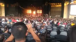 Crowd up close all around Alice in chains