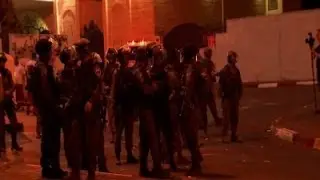 Raw: Protesters, Israeli Security Forces Clash