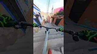 Biker rides down steep stairs in Mexico streets 🇲🇽