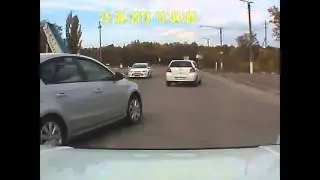 Девушка врезалась в очень нервного водителя