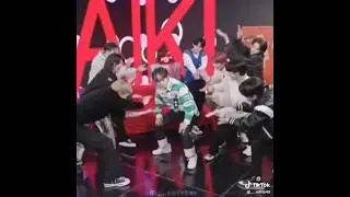 When its SLAY KIDS not Stray Kids. Twerk like there is no tomorrow 😍🤞 