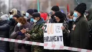 Сторонники Санду вышли на протесты в Молдове. Требуют роспуск парламента.