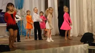 Первое выступление. Бальные танцы. Хакимулина Арина. 5 лет (2013).