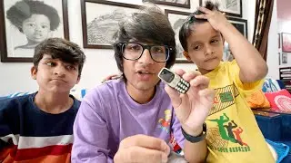 Etna Chota Phone Le Liya 😂