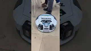 DRC300 Makita Robotic Cleaner 