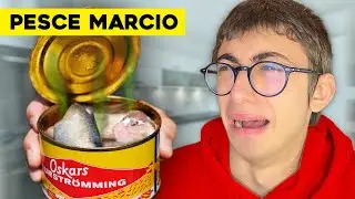 Mangio il PESCE MARCIO PIÙ PUZZOLENTE AL MONDO! Surströmming challenge (tostissimo)