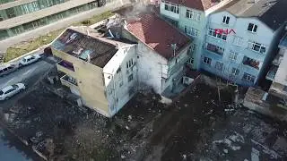 Fikirtepe'de boşaltılan binalarda yaşamaya devam ediyorlar