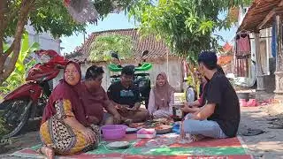 makan bersama anak mantu dilatar