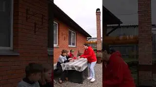 Вместо гаджетов каша из грязи, но кто её варит!😂😂😂 
