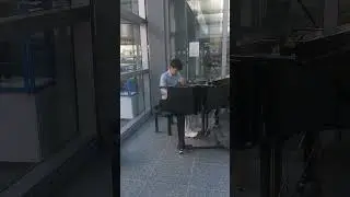 Amazing South Korean pianist playing the piano ❤️❤️ 