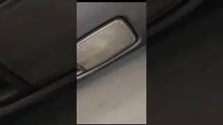 замена лампочки в багажнике #automobile #shots #1million #video #ремонт #4x4 #1kz #hilux #toyota
