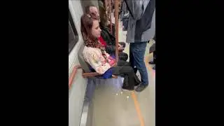Мужчина ударил девушку в метро