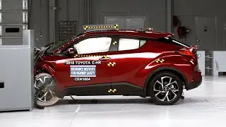 2018 Toyota C-HR driver-side small overlap IIHS crash test