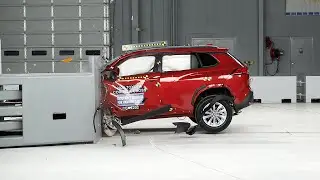 2022 Toyota Corolla Cross driver-side small overlap IIHS crash test