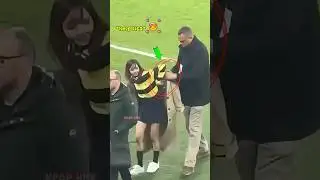 The Bodyguard Took Very Good Care Of Lisa 💯💖 