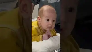 Офигеть - держит голову в 2 месяца