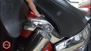 HONDA VTX how to remove the solo seat