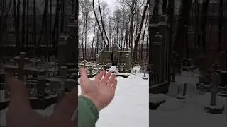 Постоянно мироточит прямо на кладбище в Санкт-Петербурге 🙏 Чудотворная икона
