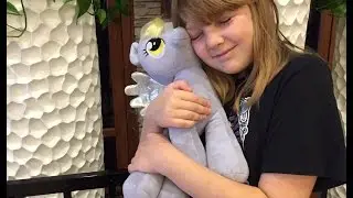 Banana's Visit to Build-A-Bear Workshop for My Little Pony Muffins Derpy