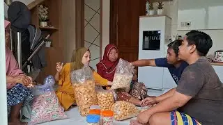 Belanja makanan ringan ‼️ buat amek amek tamu