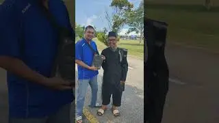 Jumpa sahabat lama, beliau hadiahkan saya kitab himpunan hadis.