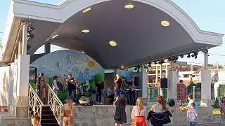 Город Тирасполь - Екатерининский парк. Выступление народного коллектива "Парусник"  (часть 1)