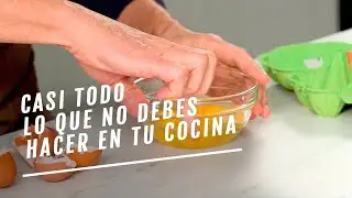 Por qué no deberíamos usar tablas de madera o cascar huevos en la encimera | EL COMIDISTA