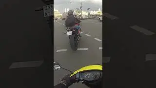 Розовый VW Beetle с Барби за рулем и нейкед BMW s1000r – что интересней?Приключения Эдика на полтосе