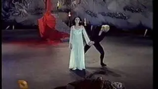 Nadezhda Pavlova and Vyacheslav Gordeyev in Hamlet (1981)