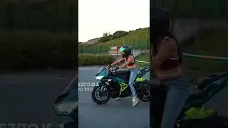 They make motorbike limbo look so easy! 🤯🏍️ I 🎥: @lezitow  #racing #tricks #bike