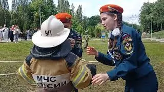Юные смоляне примерили на себя роль пожарных
