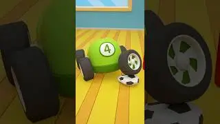 Машины Помощники играют в футбол! ⚽️ Мяч СДУЛСЯ! Мультики про машинки 
